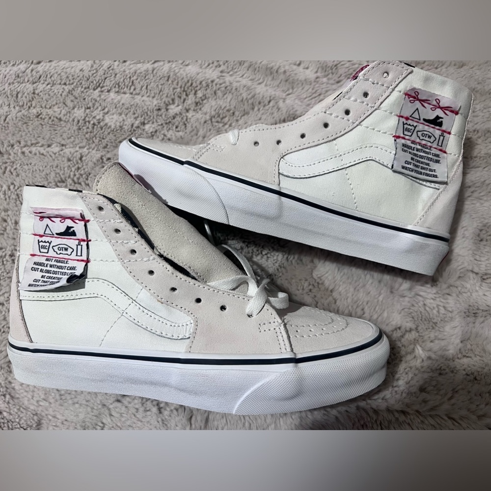 New Vans high top Sneakers shoes Size Men 6.5 , Women 8
